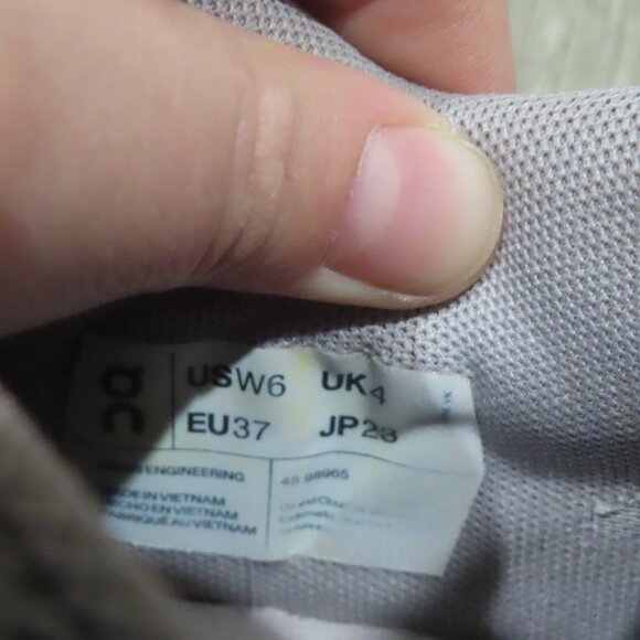 Women's On Clouds Sneakers - Picture 3 of 3